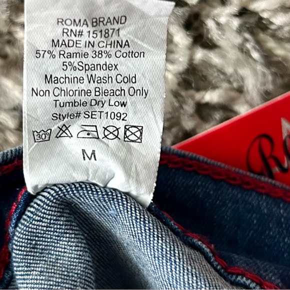 Shorts,denim,short short, Size 7 M,NWT, zip back, stretch,Waist to bottom 12 3/4 - Picture 3 of 3